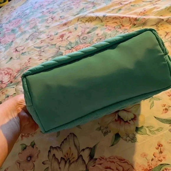 NWT Juicy Couture Light Blue Ladies Makeup Bag - Picture 3 of 3